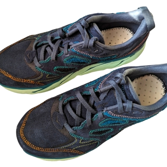 Hoka One One Clifton L Embroidery Sneakers...Size 10.5 main image 6